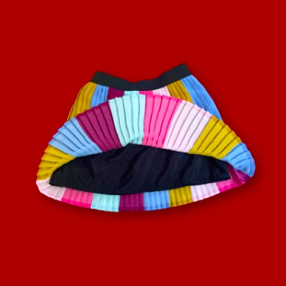 Fun Multicolored pleaded skirt! - Picture 2 of 3